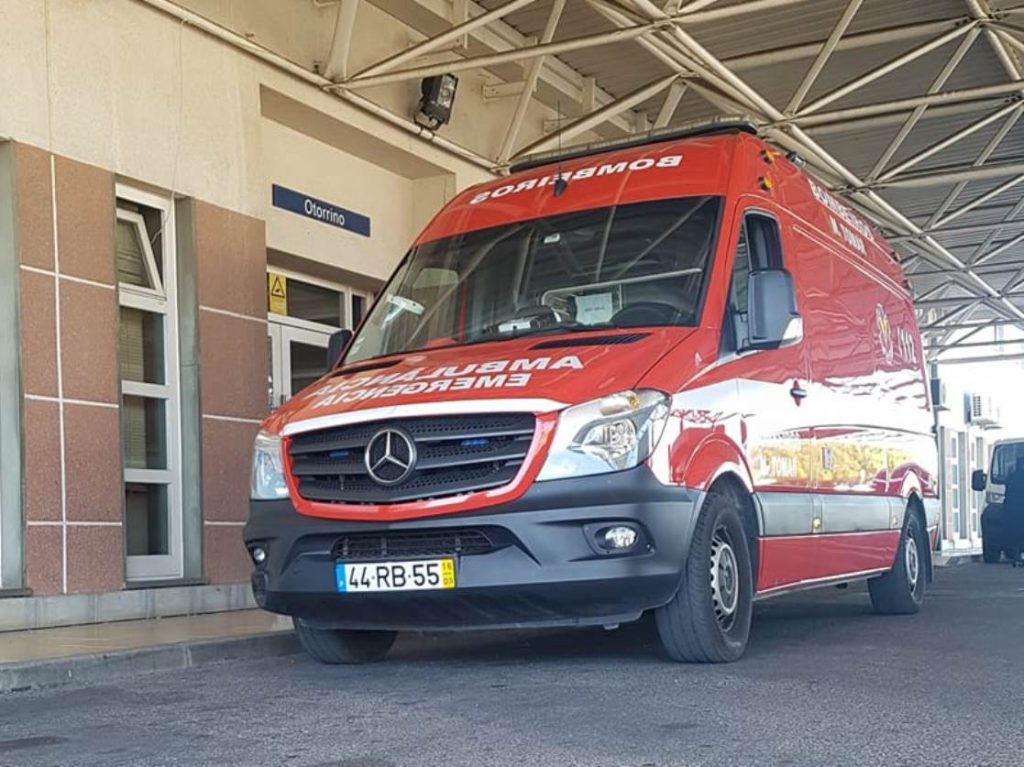 Caso de suicídio na freguesia de Casais ambulancia bombeiros 683462 3657061424544439452 o