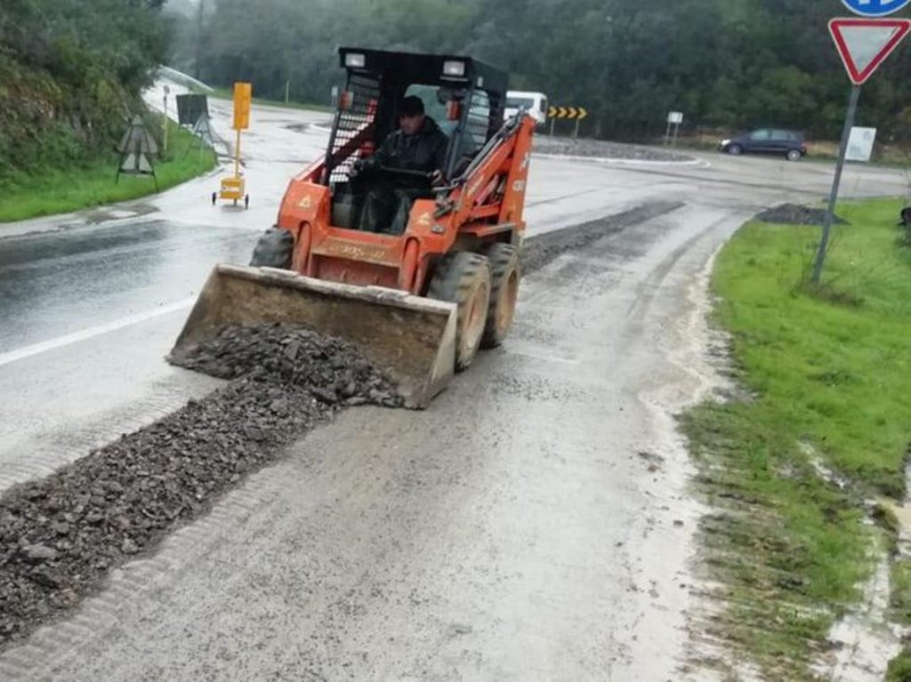 Apelo: roubaram máquina das obras na estrada do Prado apelo pa 359 6860398537196387589 n
