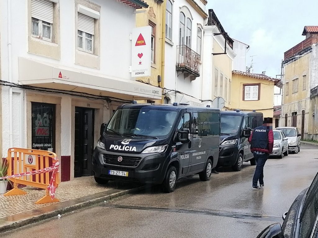 Operação policial num restaurante em Tomar acaba com uma detenção policia psp IMG 20201229 101032