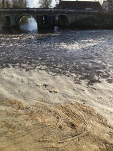 Poluição no rio Nabão: a denúncia de um cidadão poluicao rio IMG 3472 scaled 1