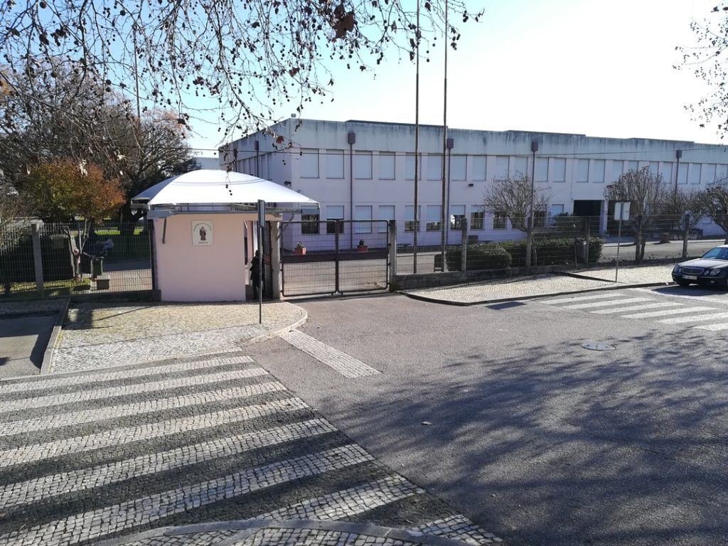 Covid-19: duas turmas em isolamento escola santa iria IMG 20210113 142801
