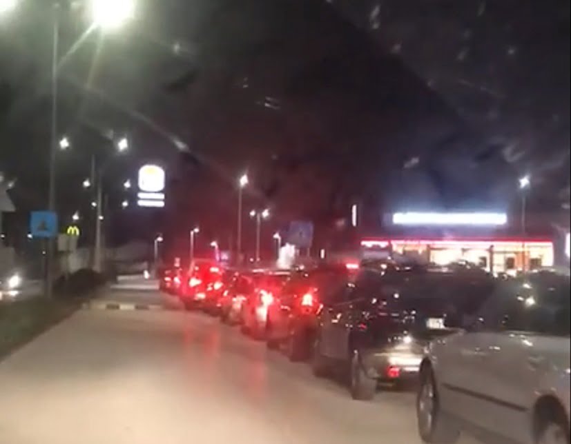 Longas filas para o Burger King (c/ vídeo) burger king 568