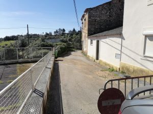 Trânsito cortado por causa de prédio em risco de derrocada S. Simao IMG 20210314 105133