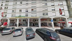 Assaltaram loja de roupa no centro comercial Templários centro comercial templarios