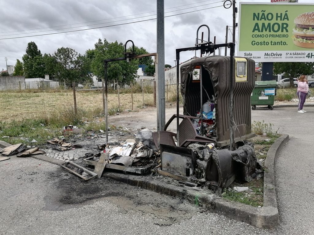 Ecoponto destruído em suposto ato de vandalismo (c/ fotos) IMG 20210522 131509