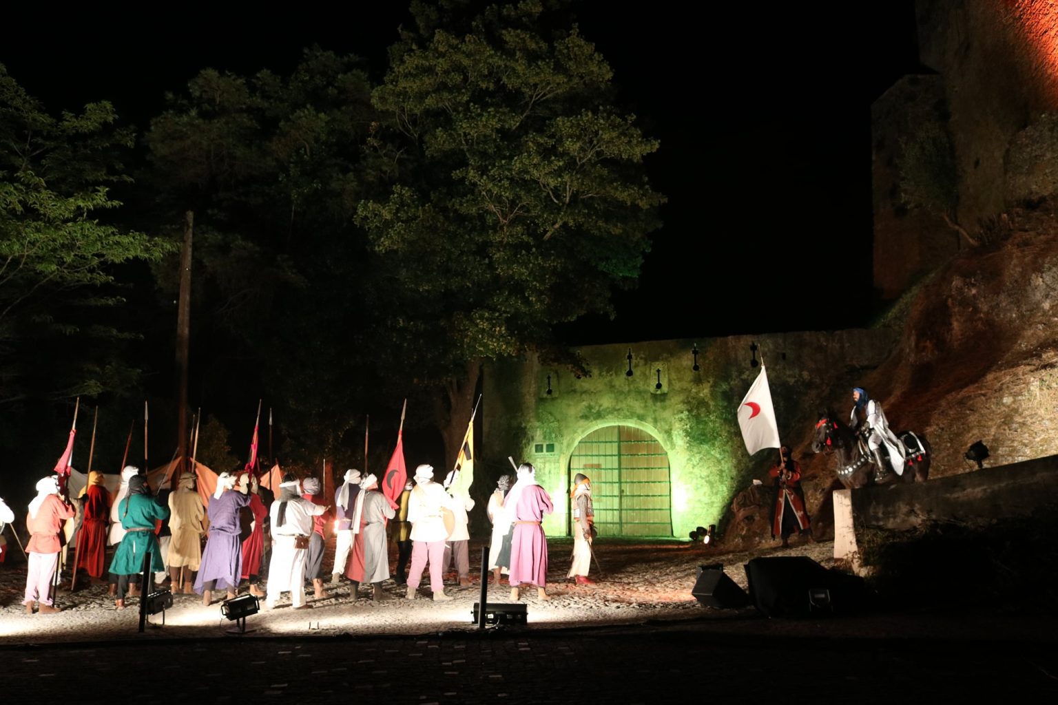 Associação Thomar Honoris participou no “Assalto ao Castelo” de forma gratuita e voluntária assalto castelo 577 782073415223525056 n