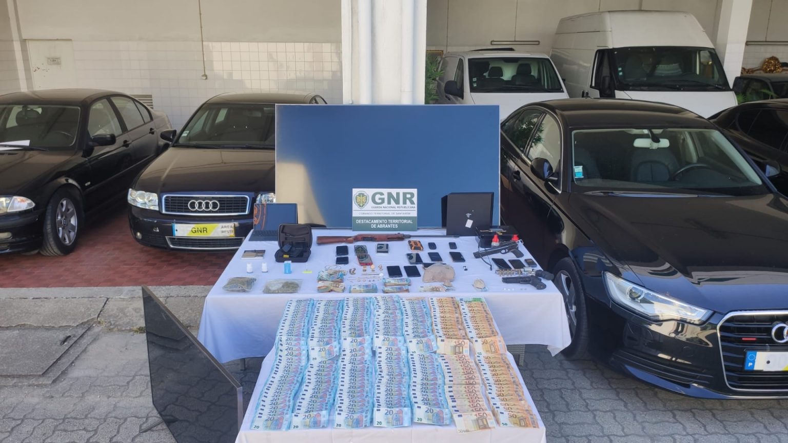 Abrantes: GNR desmantela rede de tráfico de droga gnr abrantes 2379937840640945955 n