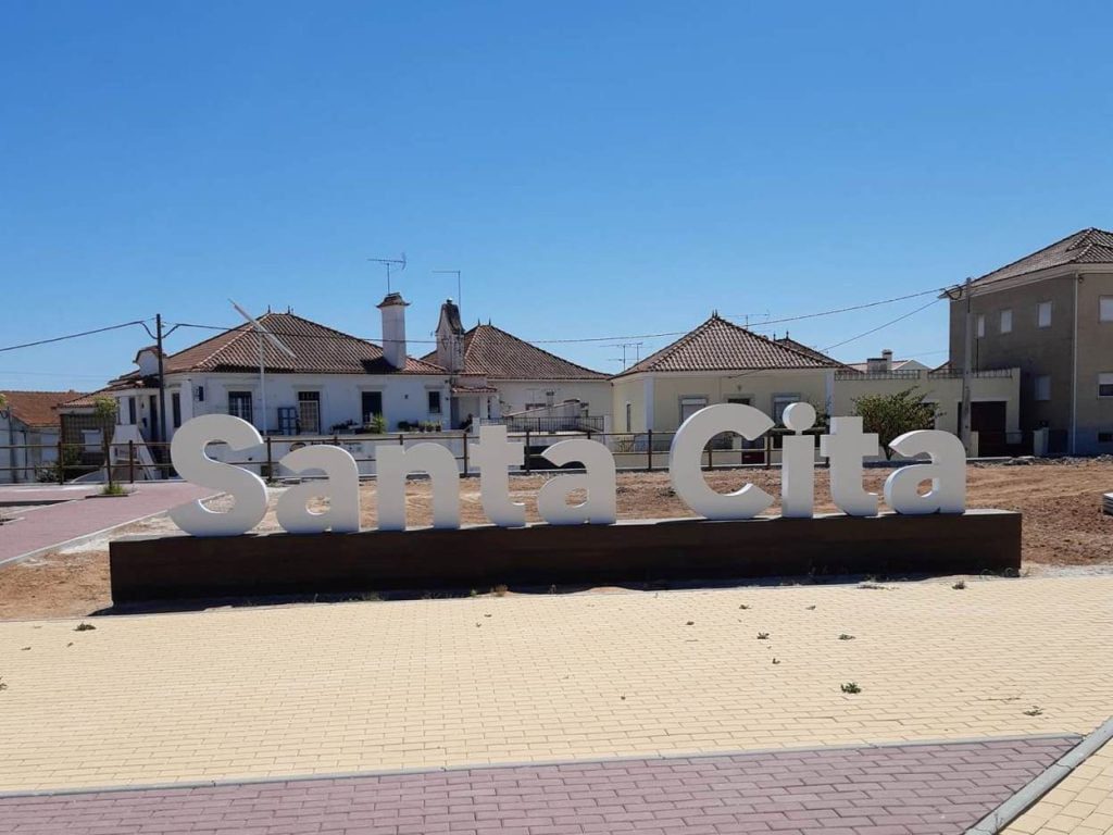 Santa Cita quer ser Aldeia Natal e já tem mascote santa cita 543 6986131577178885853 n