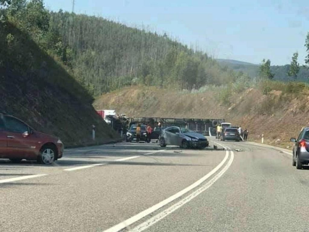 Colisão entre ligeiro e pesado provoca um morto no IC8 acid 80233200 3558930343299558142 n
