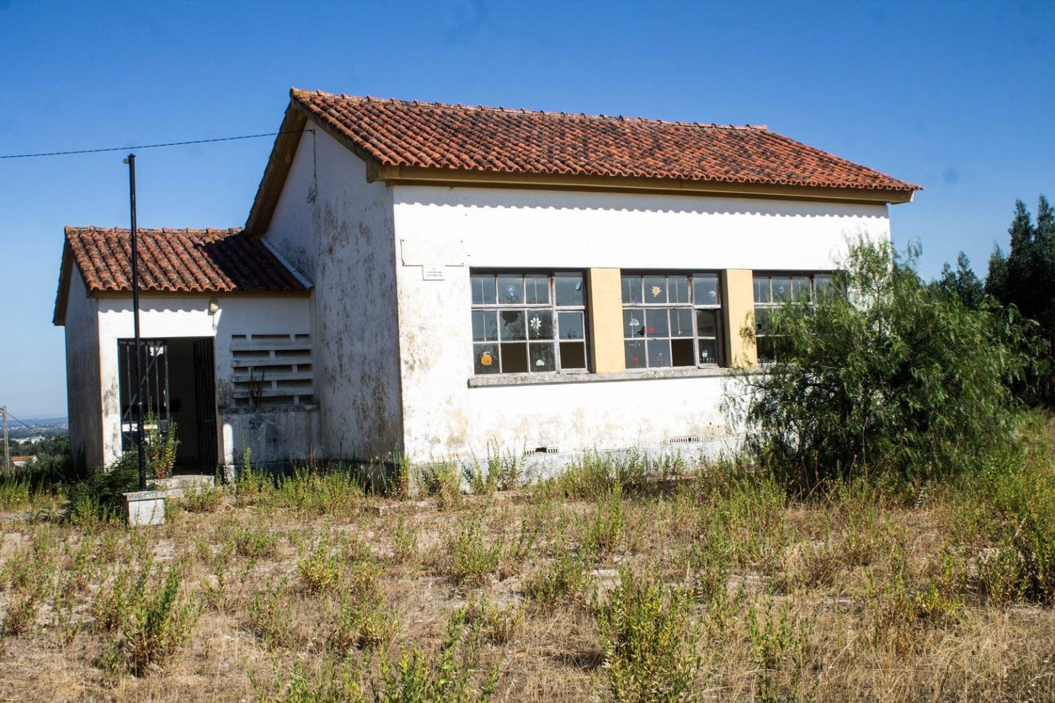 Câmara vende três antigas escolas em leilão escola cerejeira 91935 3043362238442628055 n