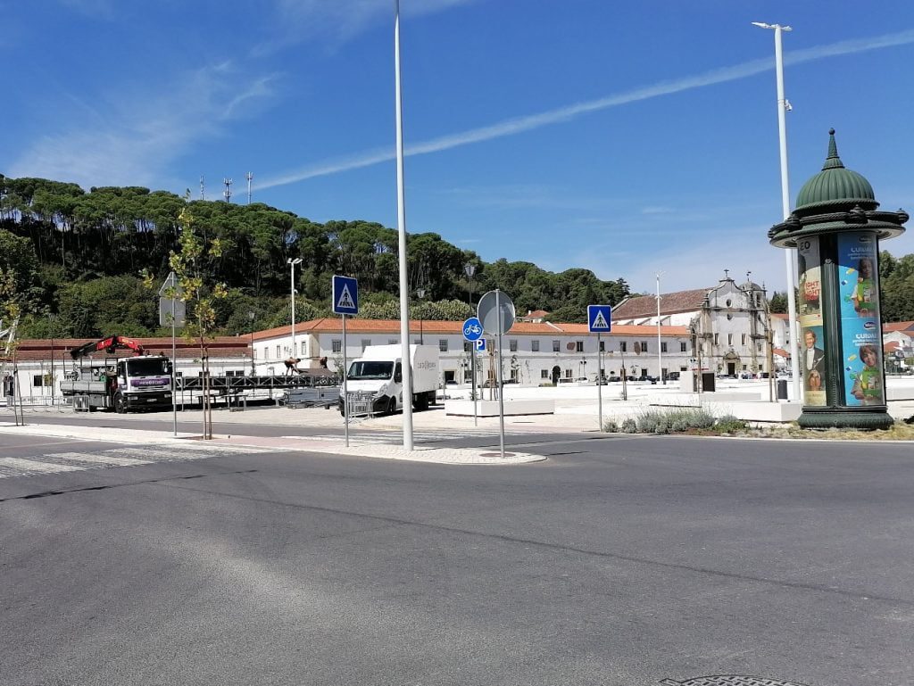 Palco para os Quinta do Bill já está a ser montado na Várzea Grande varzea grande IMG 20210831 115407