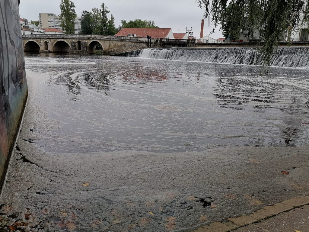 Mais uma descarga poluente no rio Nabão (c/ fotos e vídeo) IMG 20210916 095925