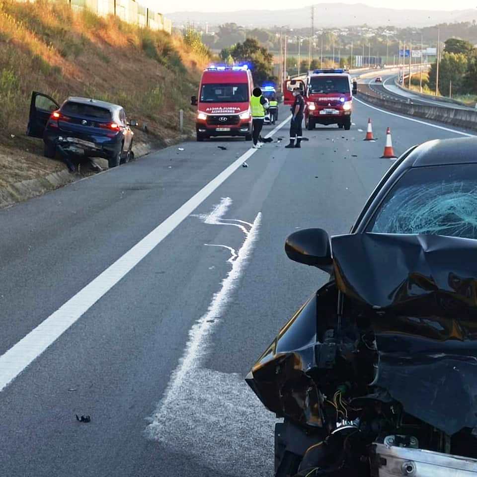 Acidente aparatoso na A13 acident 3066090 8538980056764259958 n