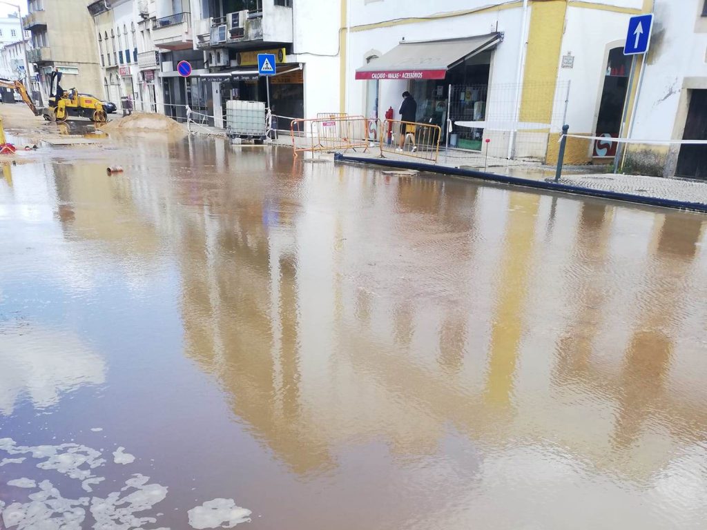 agua rotura 762471031940 7071774707057542893 n Copia