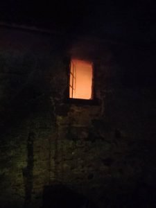 Incêndio destruiu casa e desalojou família (c/ fotos) inc 2278126689 6707766441769991232 n