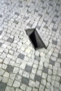 E o vandalismo continua na cidade vand 22537520131 9017213324714211378 n