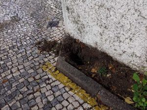 Arrancaram polémico sinal de trânsito junto ao estádio estac 285762649 768271675717556036 n