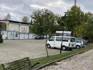 Arrancaram polémico sinal de trânsito junto ao estádio estac 7292536 9000299134636956331 n