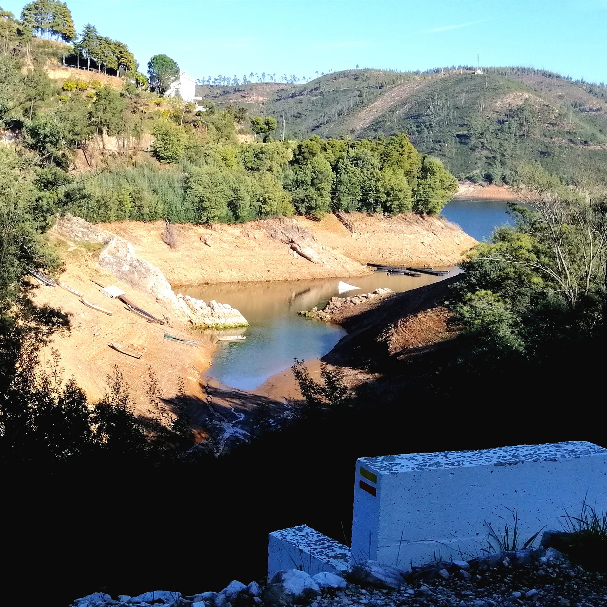 Nível das águas no Castelo do Bode continua a baixar (c/ fotos) castelo do bode agua Luisa Rasteiro 74 7231938040052537727 n