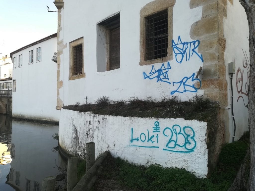 Vandalismo no Convento de Santa Iria vandalismo IMG 20220101 085243