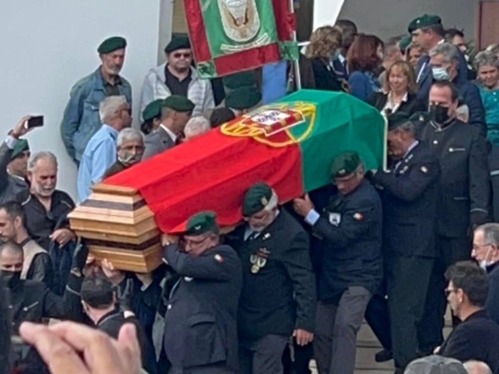O emocionante adeus à paraquedista “Xana” (c/ vídeos) 279362970 1793753127461627 4394896749144593539 n