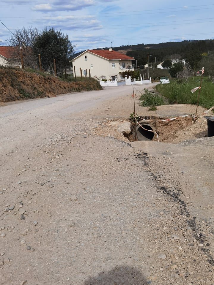 Entidade Reguladora classifica serviços da Tejo Ambiente como medíocres esgotos buracos 06191588 2552567097029275544 n