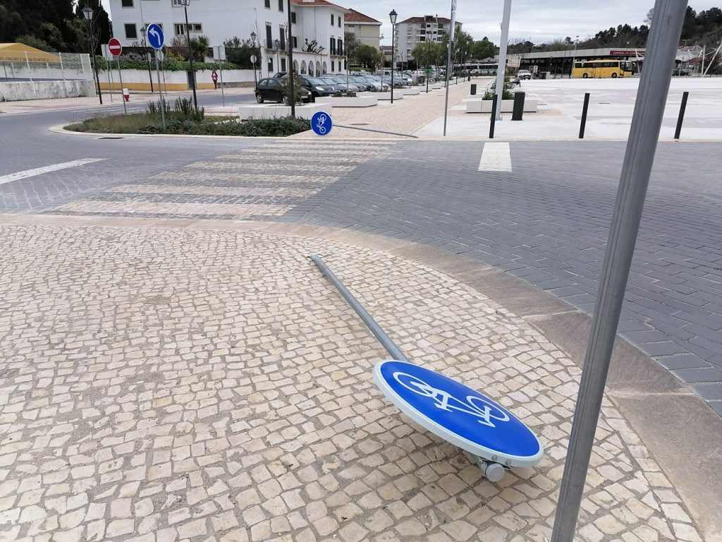 Vandalismo na Várzea Grande vandal IMG 20220407 093948