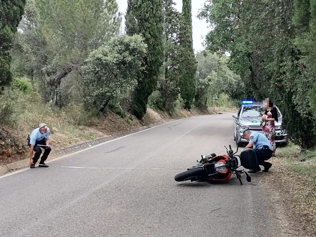 Colisão entre carro e mota provoca um ferido acidente IMG 20220520 140319