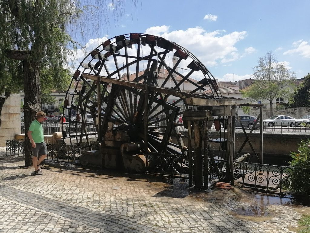 Câmara abateu um símbolo de Tomar roda mouchao IMG 20220504 144043