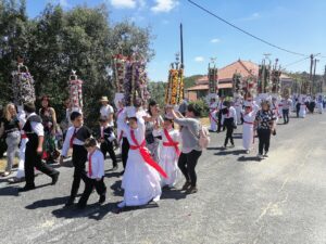 Recorde de tabuleiros na festa do Espírito Santo em Carregueiros carregueiros festa tabuleiros IMG 20220605 115402