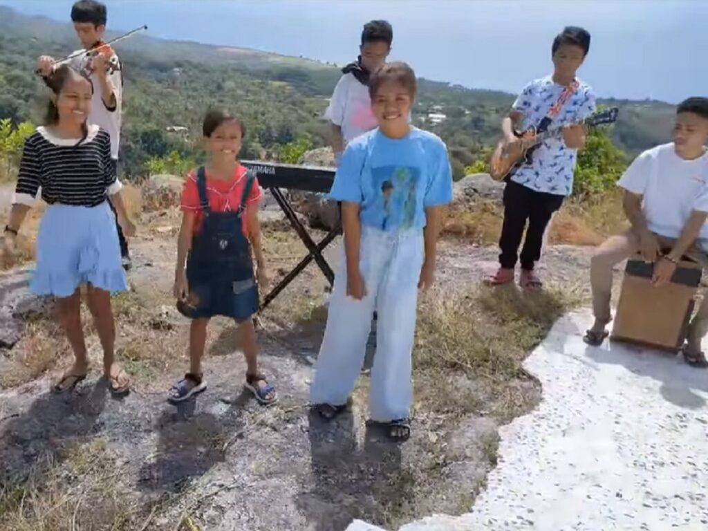 Jovens estudantes de Timor interpretam música dos Quinta do Bill (c/ vídeo) timor quinta