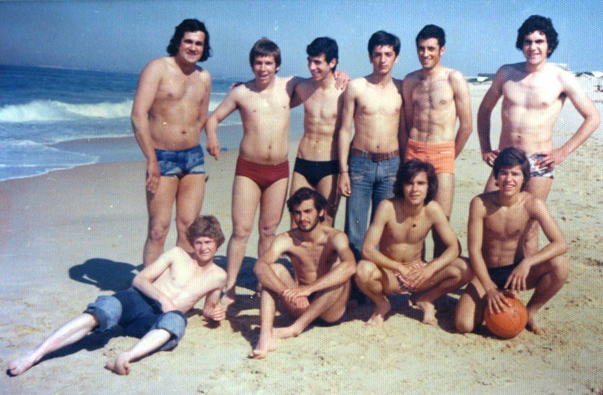 Saiba que equipa era esta há 45 anos equipa basquetebol 1977 P3293569