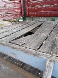 Um parque infantil que é um perigo para as crianças parque infantil nabancia 899622 462071505229551470 n