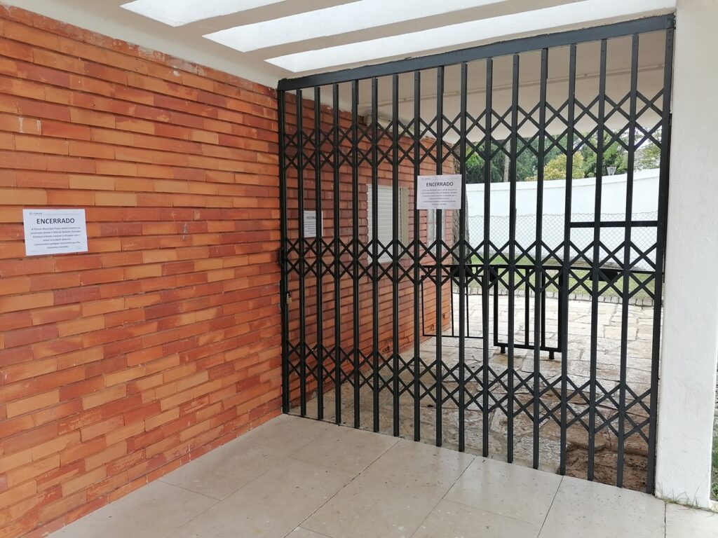 Câmara arrasada com críticas por causa do fecho da piscina piscina IMG 20220713 103335