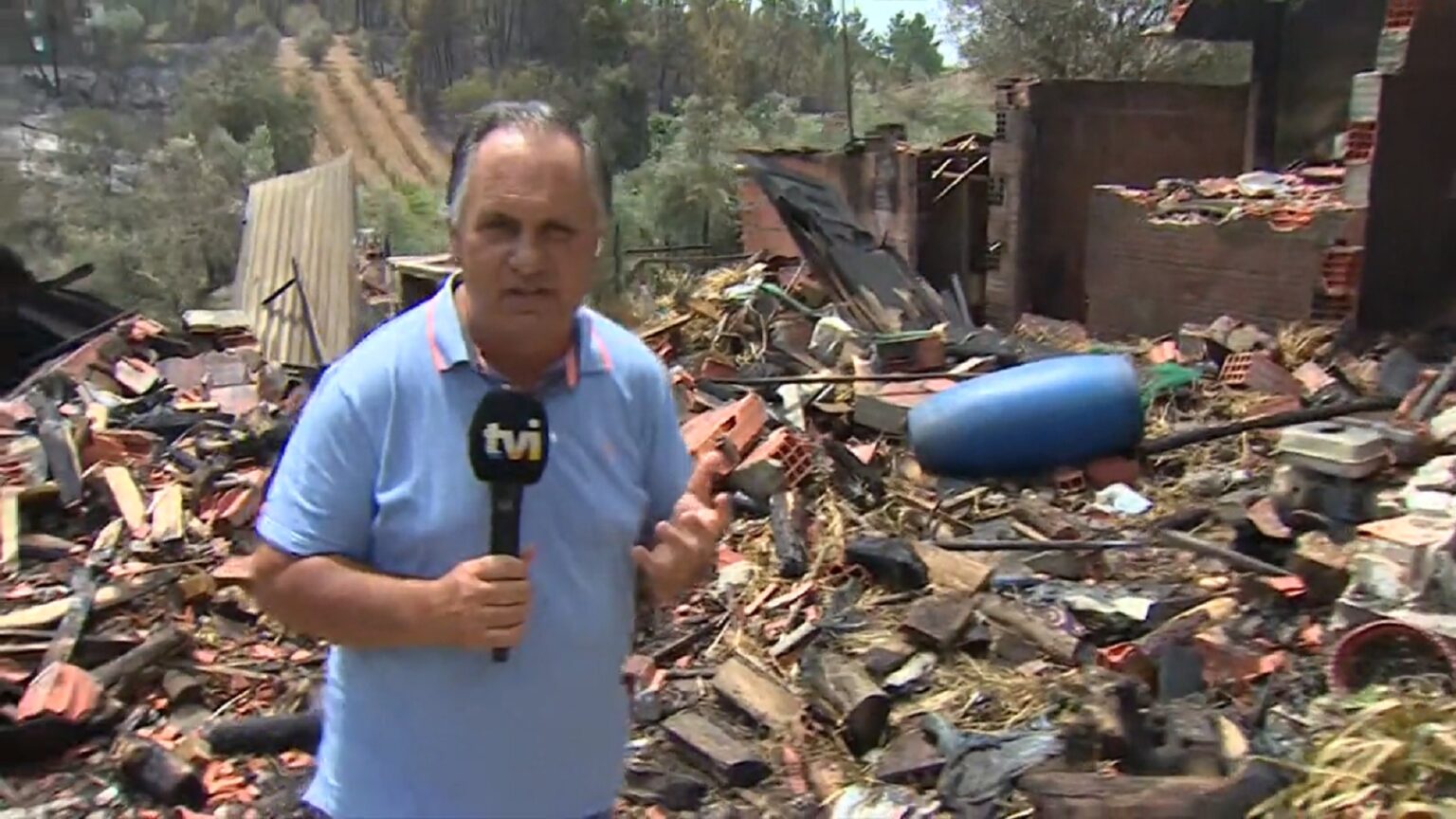 Jornalista da TVI emociona-se com incêndio na sua aldeia tvi antonio goncalves