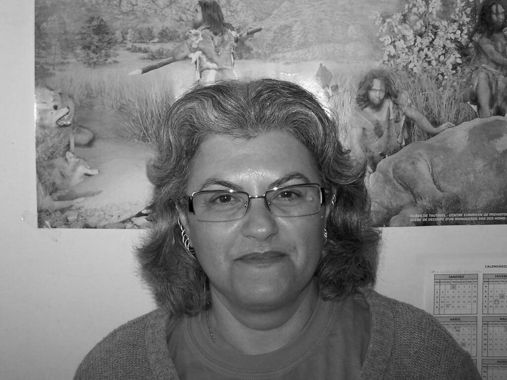 Morreu a professora e arqueóloga Ana Rosa Cruz 90116951 1416757625171120 5400827615583928320 n