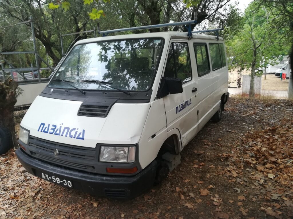 Cortaram pneus da carrinha do Grupo Desportivo da Nabância nabancia carrinha IMG 20220807 091439