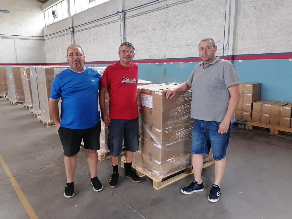 Papel para a festa dos Tabuleiros já chegou da Alemanha tabuleiros papel IMG 20220803 104238
