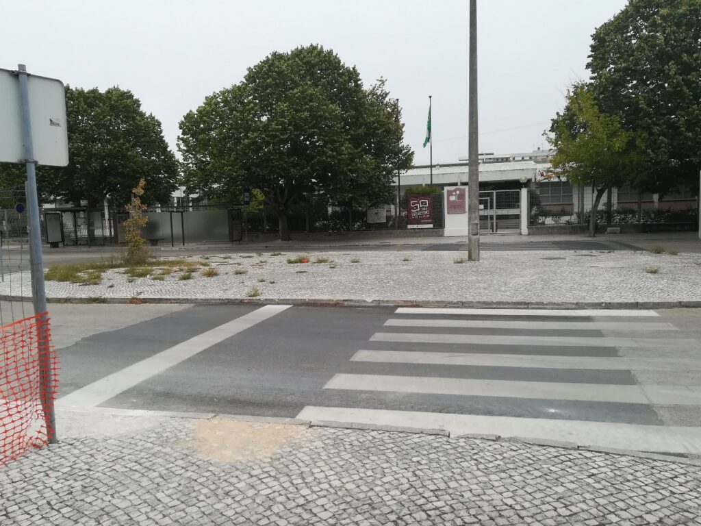 Câmara “esquece-se” das acessibilidades IMG 20220827 082427