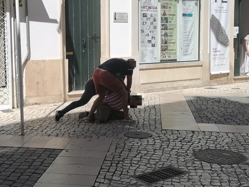 Homem com problemas mentais detido pela polícia (c/ fotos e vídeo) IMG 20220911 144657