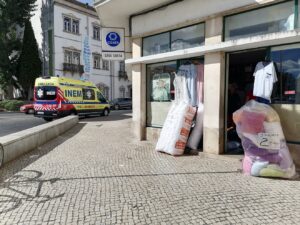 E os bombeiros ali tão perto ambulancia inem IMG 20220902 102804
