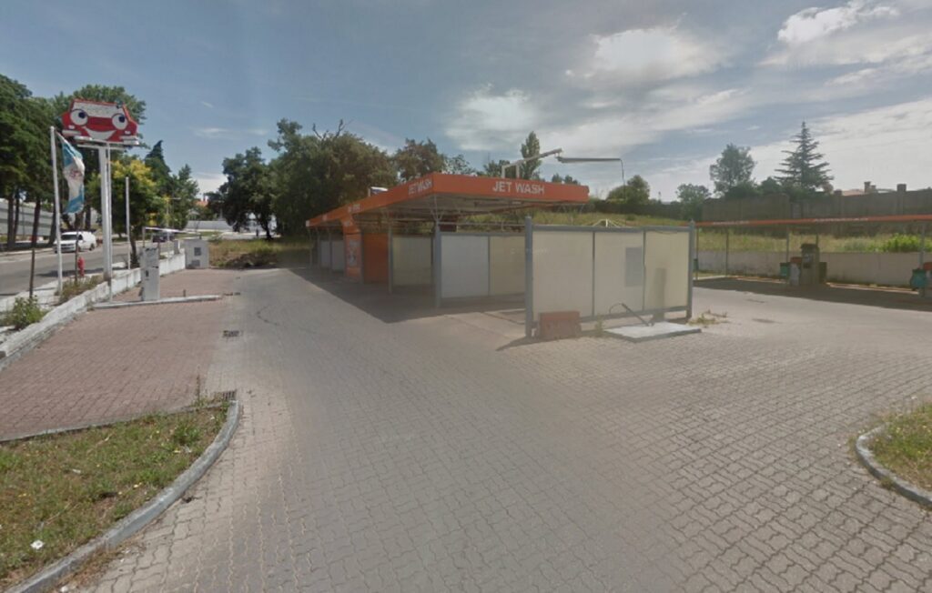 Máquinas de trocos assaltadas em centros de lavagem de automóveis lavagem 7890