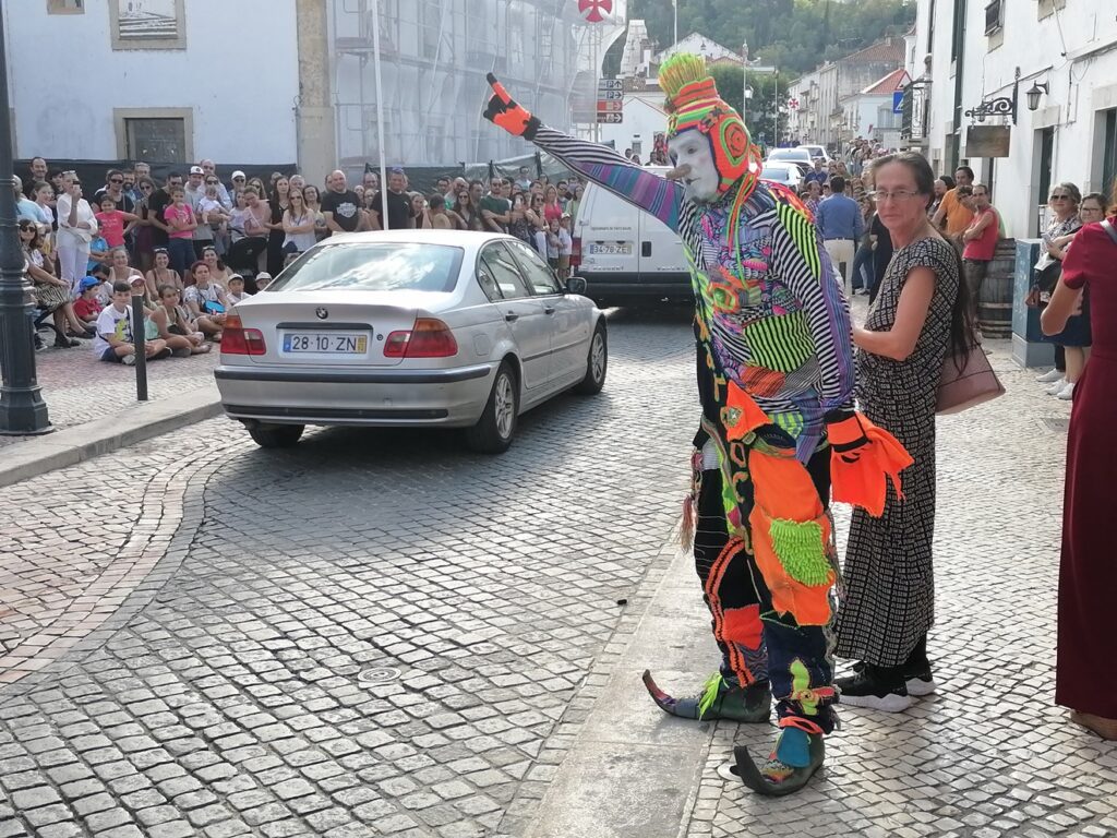 Mestre internacional da mímica provoca gargalhadas a crianças e adultos palhaco mimo IMG 20220918 171618