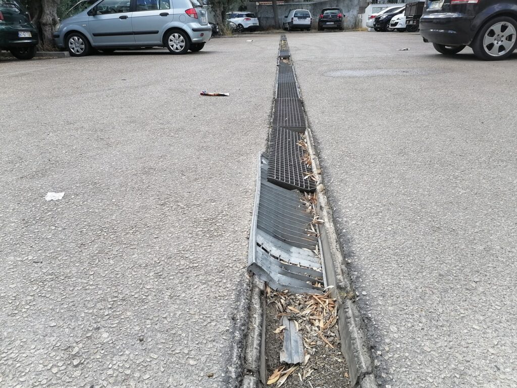 Perigo num parque de estacionamento em Tomar perigo IMG 20220906 114603