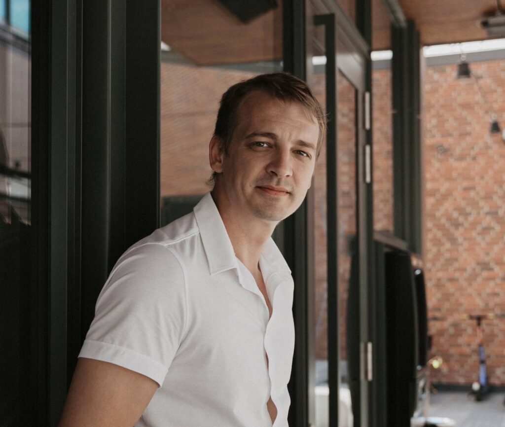 Apoio aos compatriotas e à escala global: CEO WhiteBIT Volodymyr Nosov fala sobre fazer negócios durante a guerra whitebit