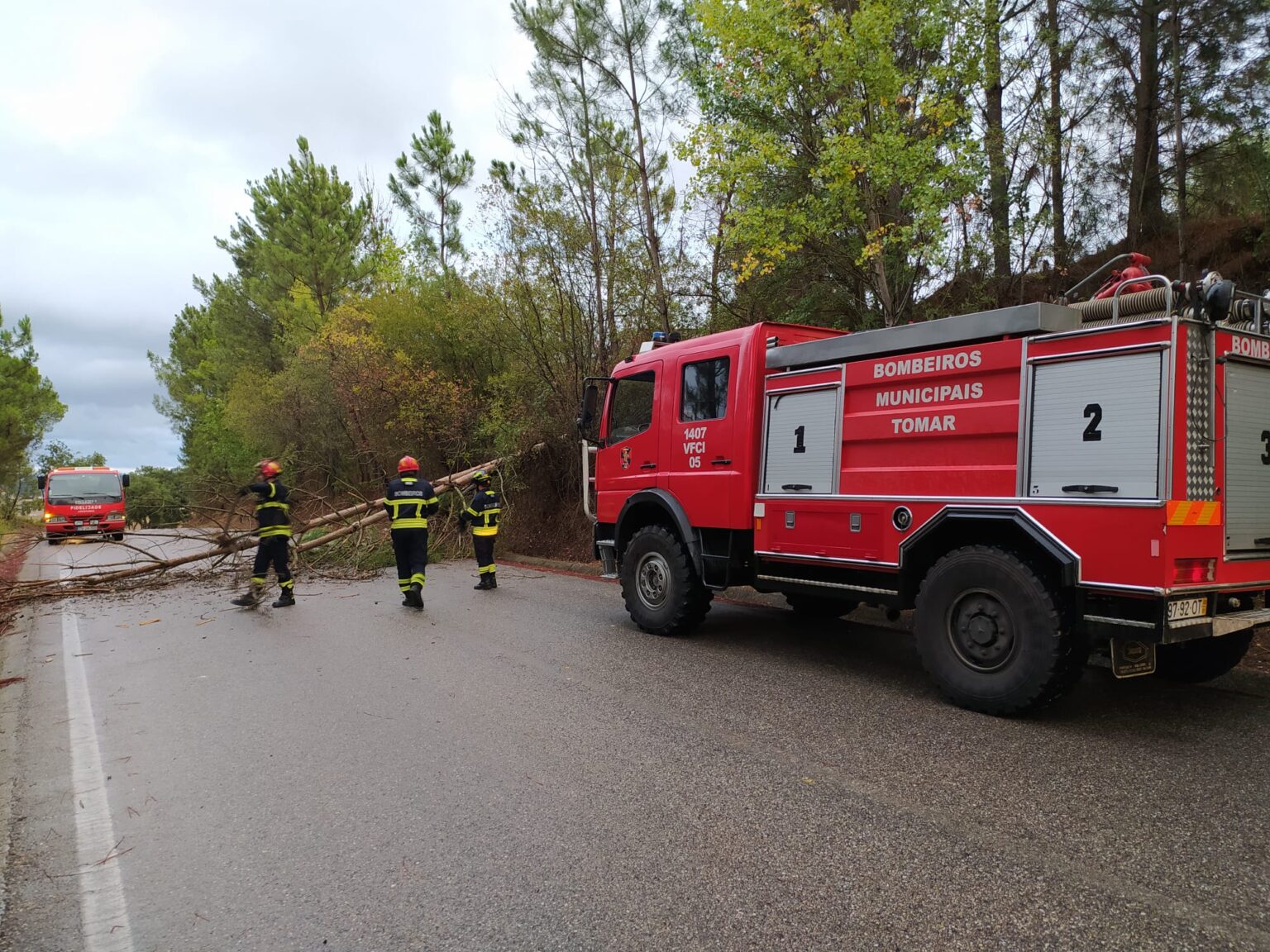 Inundações, queda de árvores e despistes marcam passagem de tempestade (c/ fotos) x 5334390104 5205236978953091280 n