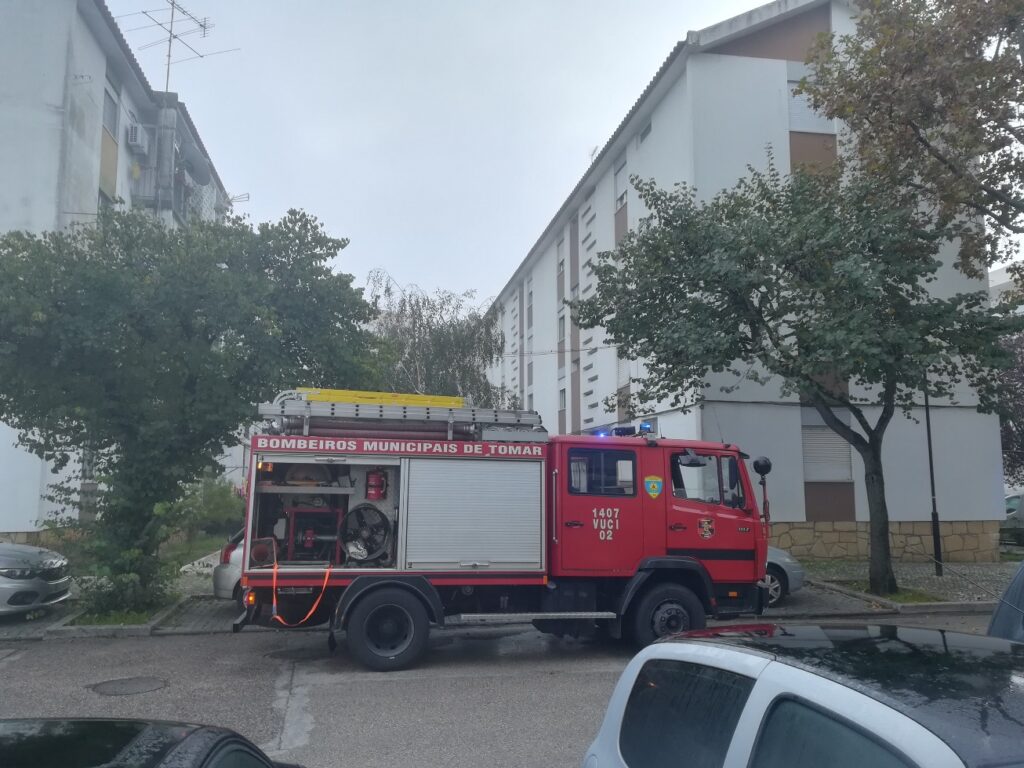Curto circuito provoca incêndio no bairro da Caixa IMG 20221030 073206