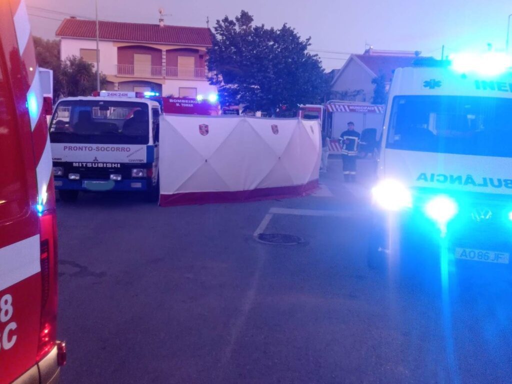 Colisão entre mota e reboque provoca um ferido grave acident 111101906 977101376927294212 n