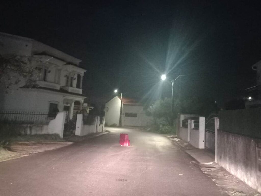 Mais situações de perigo com obstáculos sem sinalização no meio da estrada IMG 20221108 WA0002