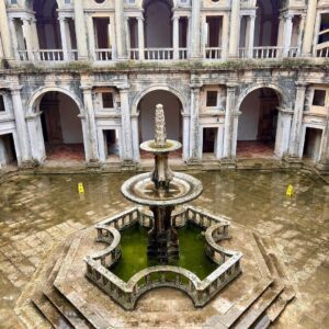 Os 10 pontos turísticos mais fotografados em Tomar foto 2 claustro travelportugalgroup